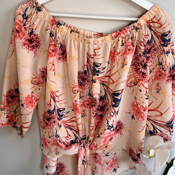 Off-shoulder women’s floral blouse with sleeves - Picture 9 of 11